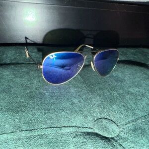Ray-Ban Women’s Gold Frame Purple Mirrored Aviator Sunglasses - Size Large